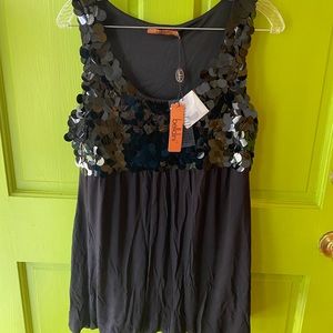 Beautiful designer NWT Bellini embellished top XL